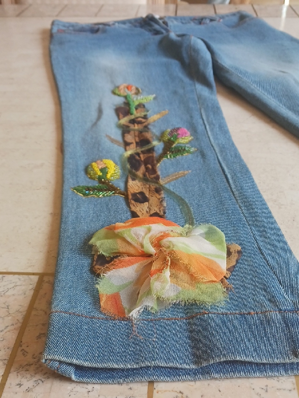 Vintage (store-Cache) Jeans with floral beaded design,...size 0..."NEW" VINTAGE - Picture 8 of 15